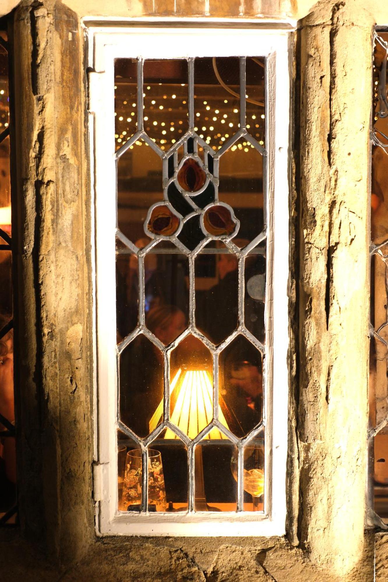 The Old Crown Coaching Inn Суиндън Екстериор снимка